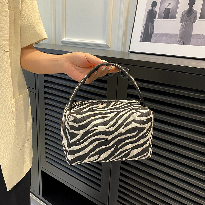 Leopard Makeup Bag Luxury  Lar - đánh giá và giá Luxury Skincare & Spa Reviews